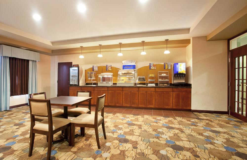 Pike Inn Le Roy - Bloomington Southeast Area Ngoại thất bức ảnh