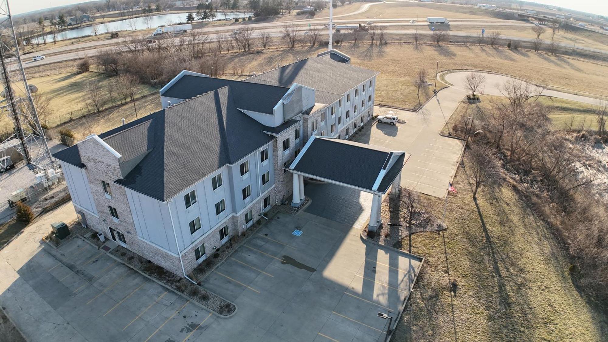 Pike Inn Le Roy - Bloomington Southeast Area Ngoại thất bức ảnh